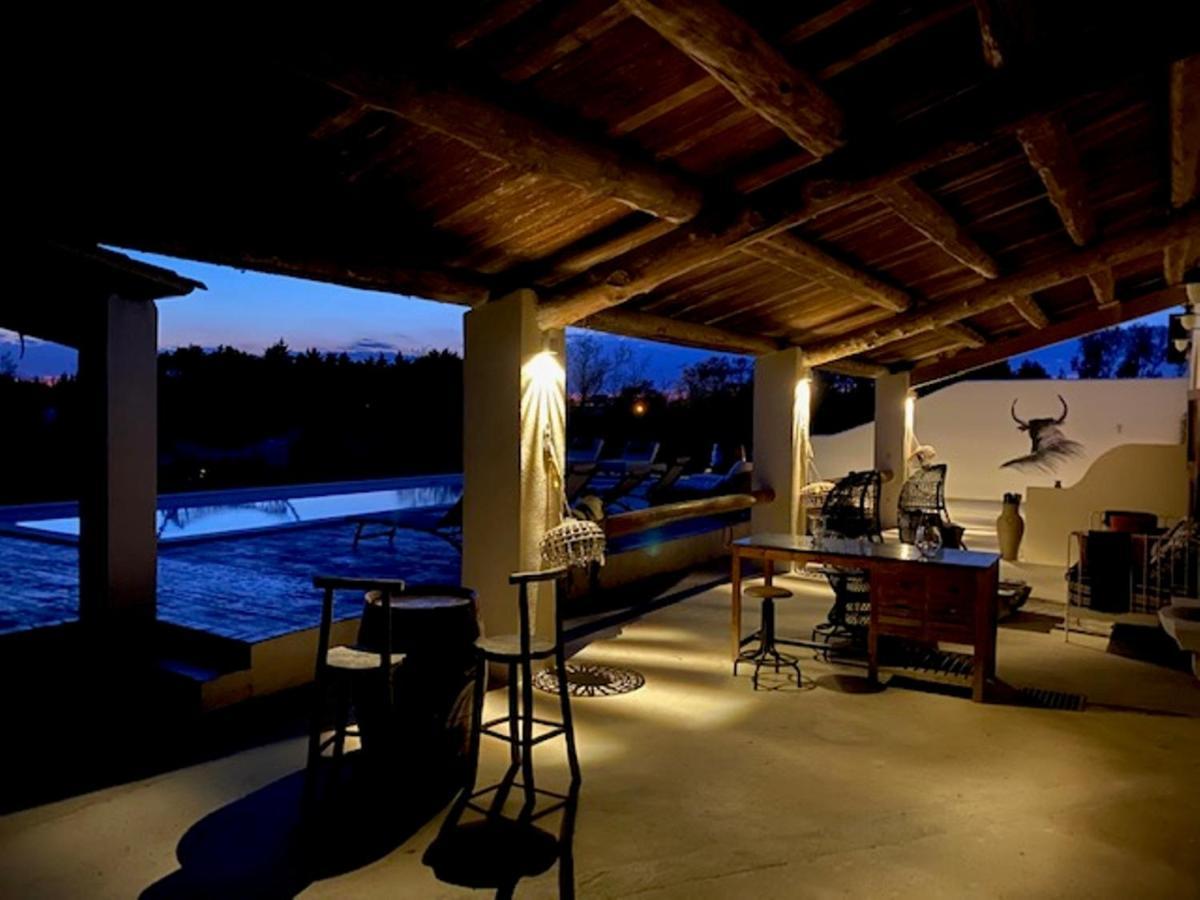 Mas Lou Caloun - Chambre D'Hote Face A La Piscine En Camargue - Les Saintes Maries De La Mer Exterior photo