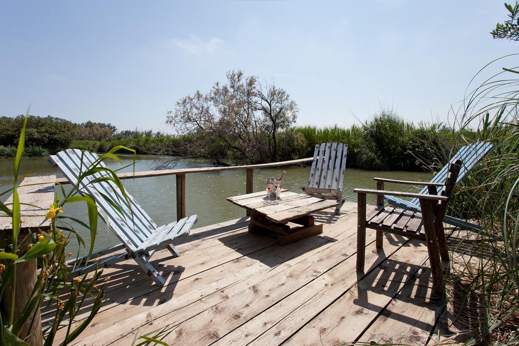 Mas Lou Caloun - Chambre D'Hote Face A La Piscine En Camargue - Les Saintes Maries De La Mer Exterior photo